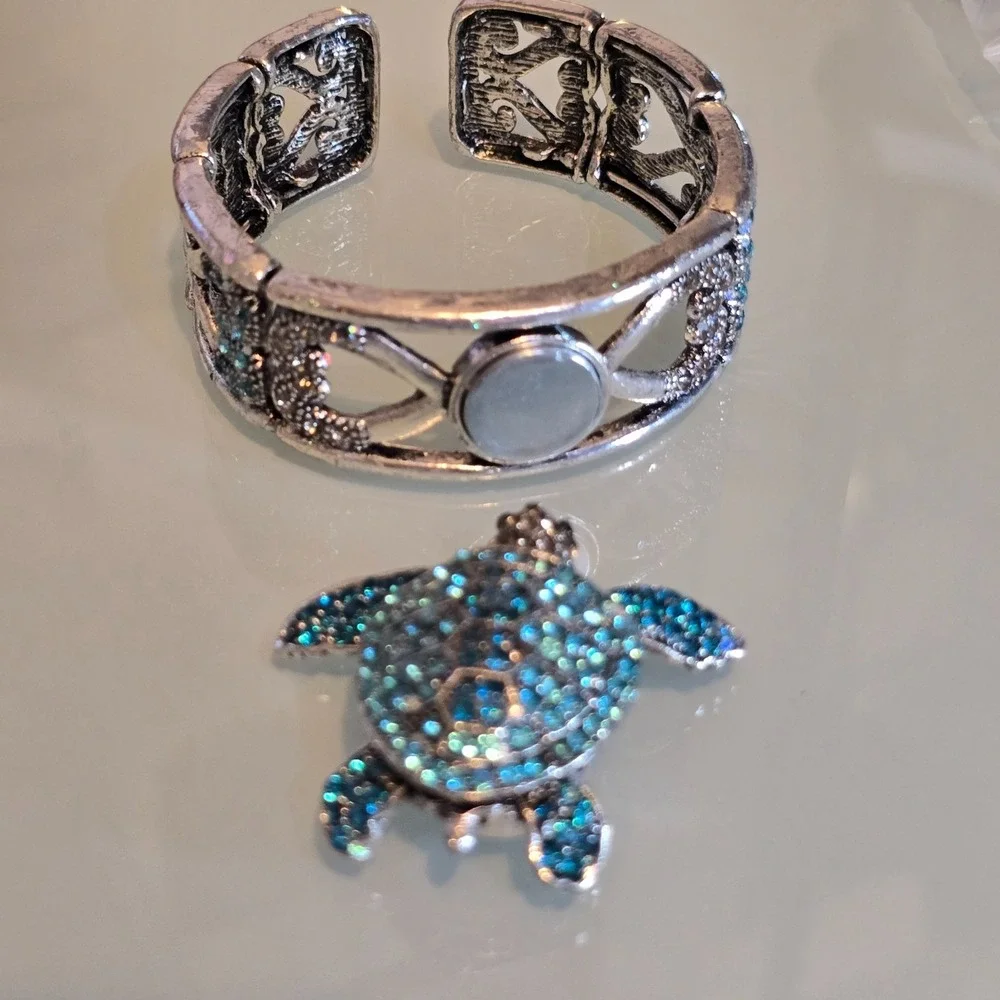 Rhinestone Articulated Turtle Bracelet Bangle Blue Magnetic Pendant Brooch 6.5